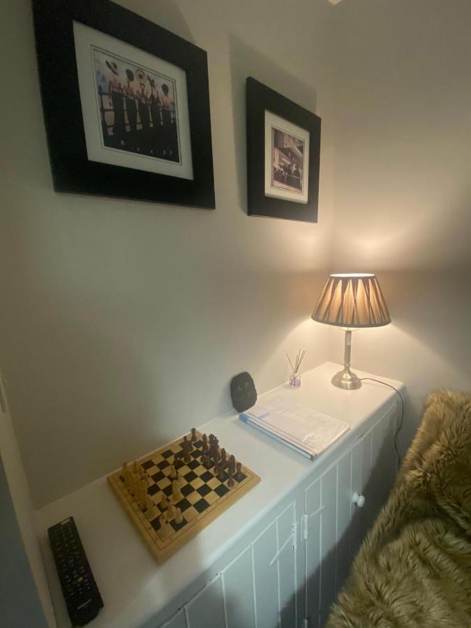 Maire Toireasa - Cosy Refurbished Property In The Gaeltacht Quarter ベルファスト エクステリア 写真