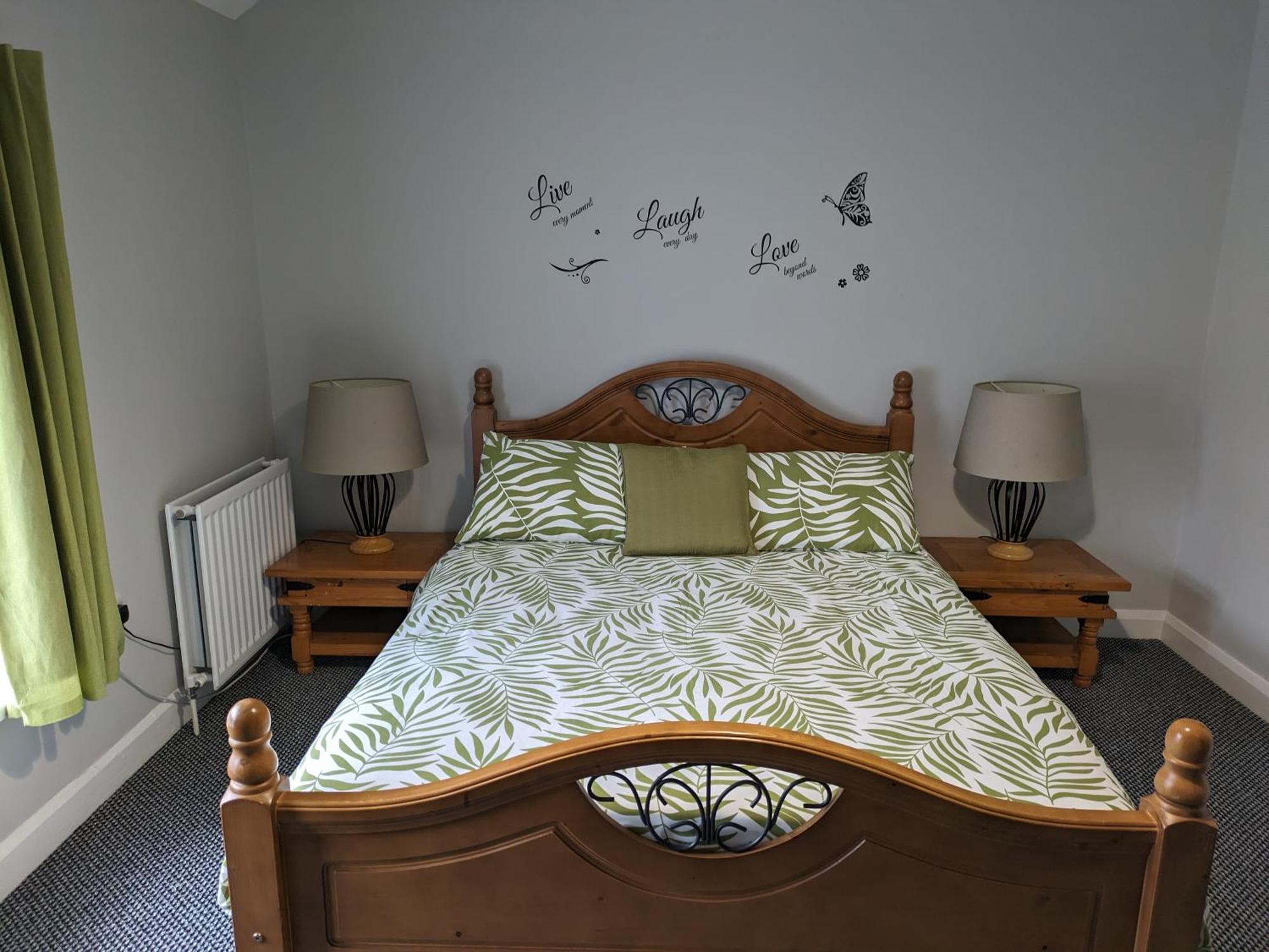 Maire Toireasa - Cosy Refurbished Property In The Gaeltacht Quarter ベルファスト エクステリア 写真
