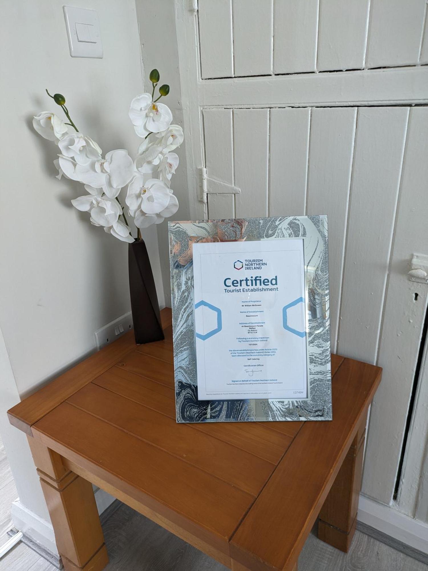 Maire Toireasa - Cosy Refurbished Property In The Gaeltacht Quarter ベルファスト 部屋 写真